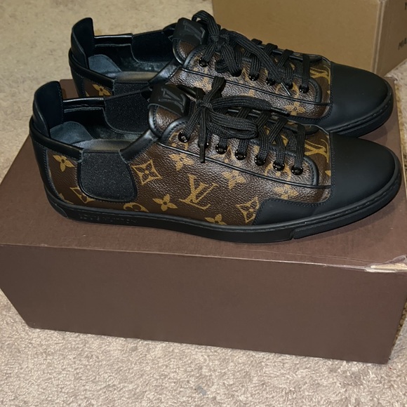 Louis Vuitton Shoes - Picture 2 of 5